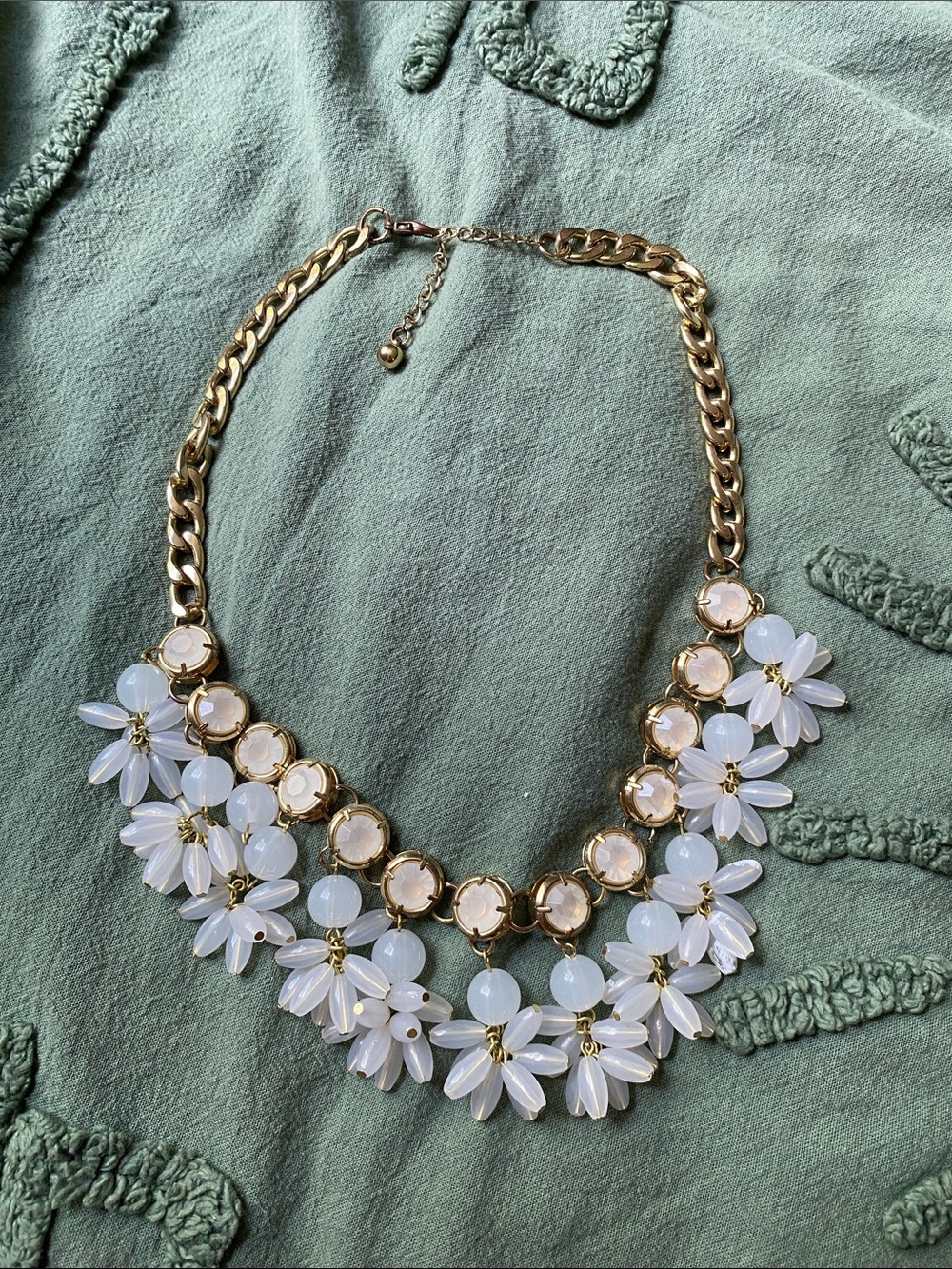 Gold Chain White Floral Statement Necklace